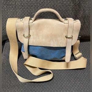 Jesslyn Blake Blue Tan Crossbody Bag Purse 10x8”